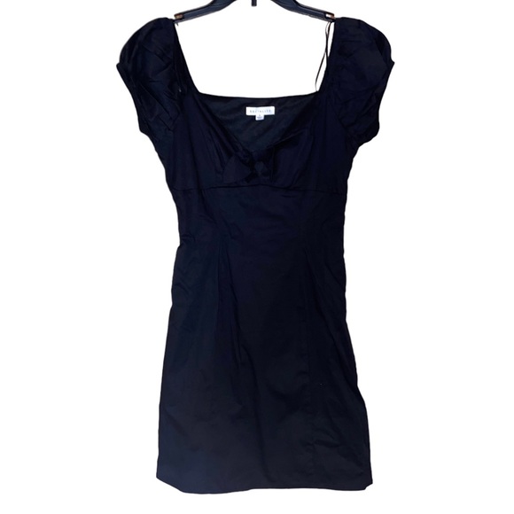 Socialite Black Cap-Sleeve Mini Dress - Picture 7 of 9